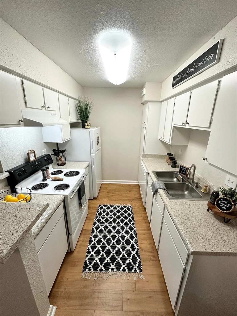 10601 Sabo Road - Photo 13