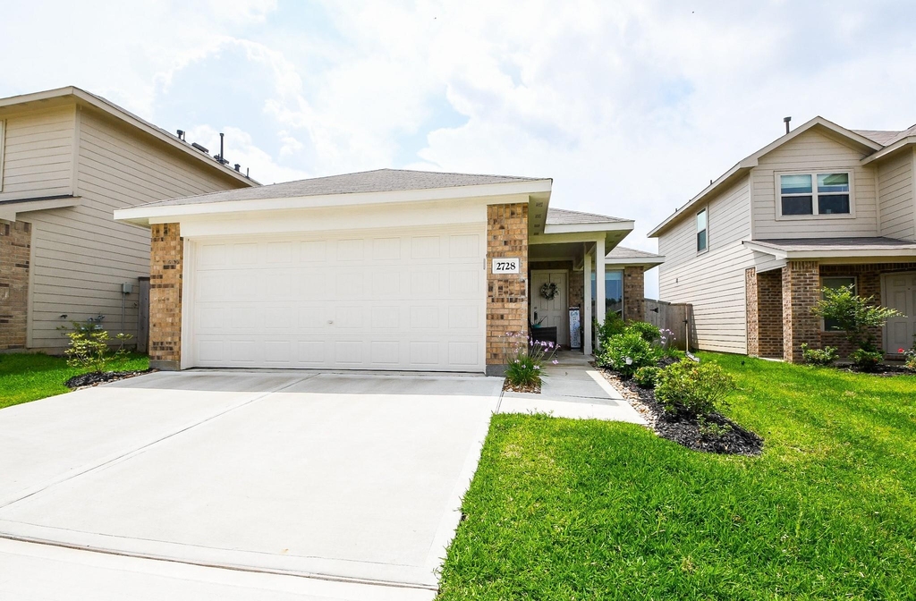 2728 Cadiz Bay Drive - Photo 0