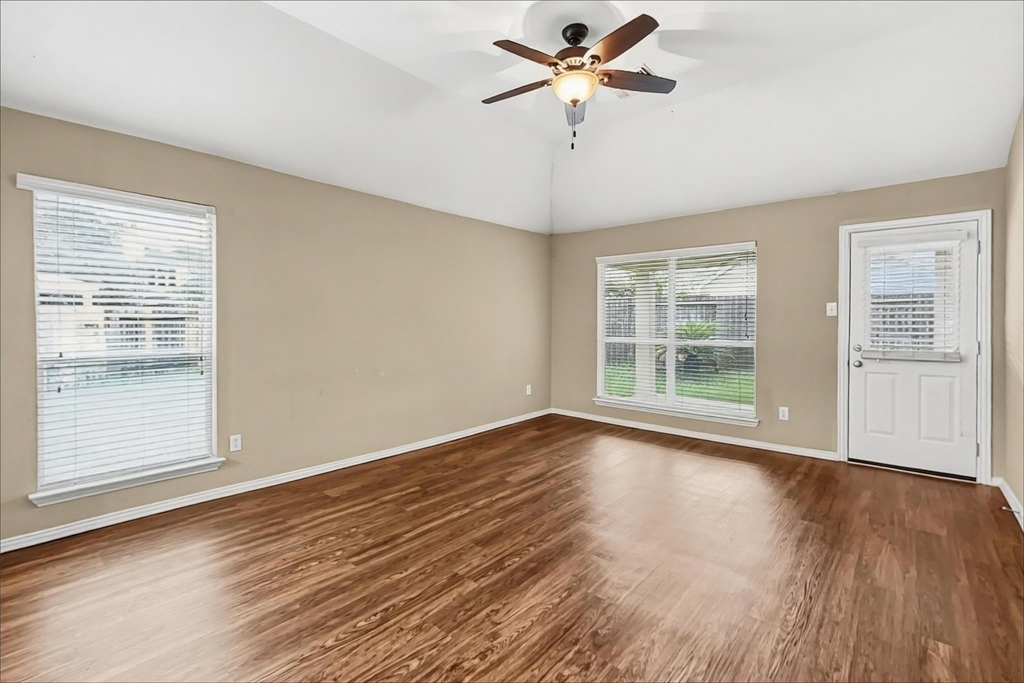 2918 Meridian Bay Lane - Photo 5