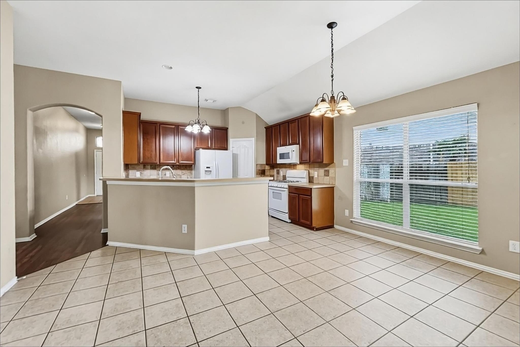 2918 Meridian Bay Lane - Photo 3
