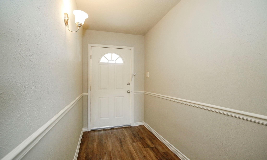 17626 Bullis Gap Drive - Photo 2
