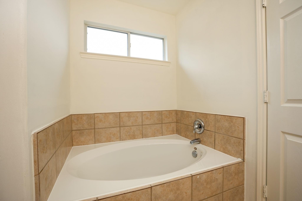 5007 Creekbridge Court - Photo 25