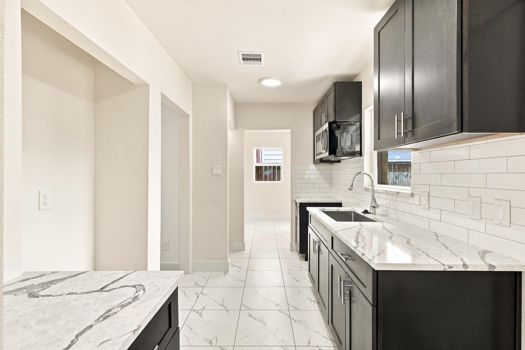 1825 Rosedale Street - Photo 4