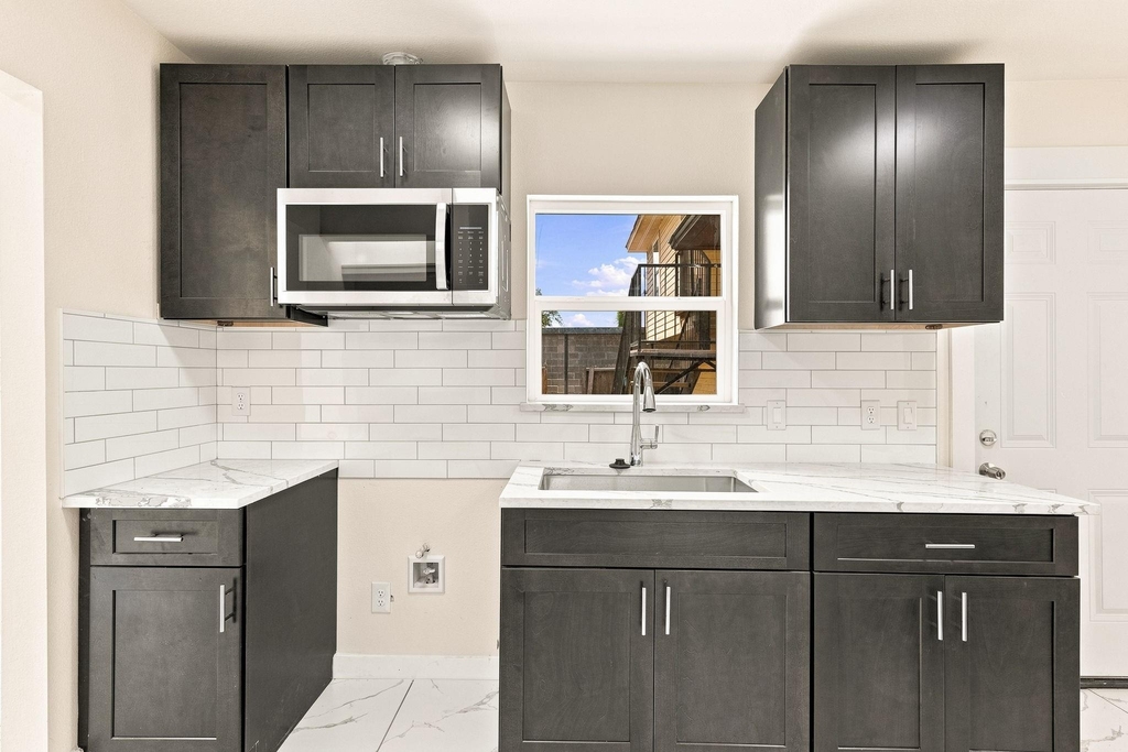 1825 Rosedale Street - Photo 6