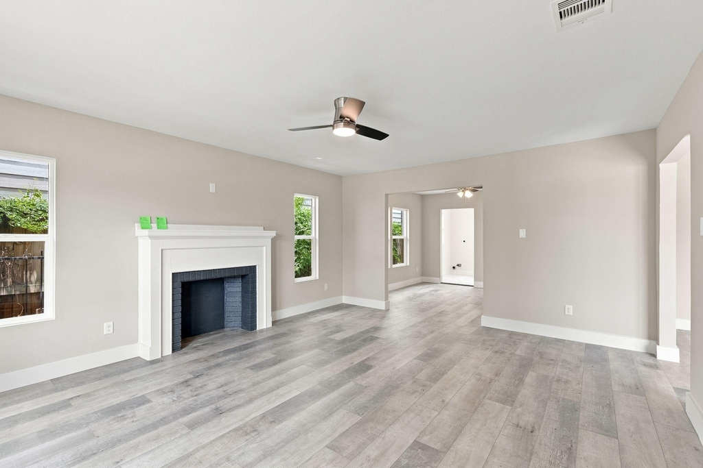 1825 Rosedale Street - Photo 2