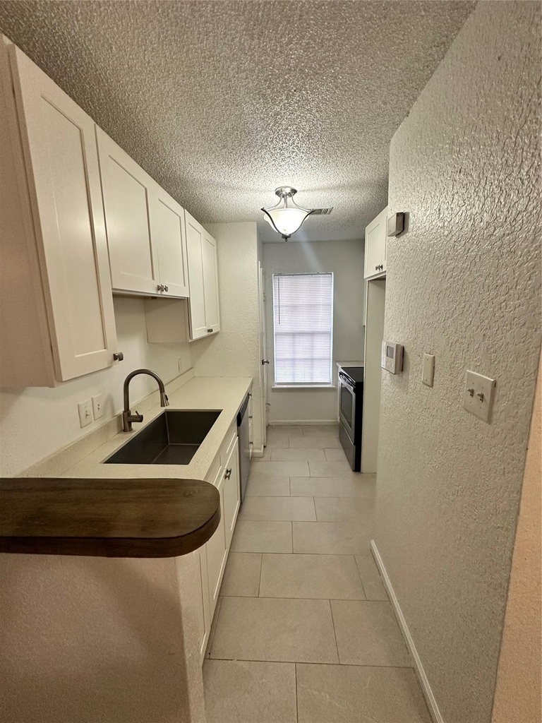 2722 8th Avenue N - Photo 3