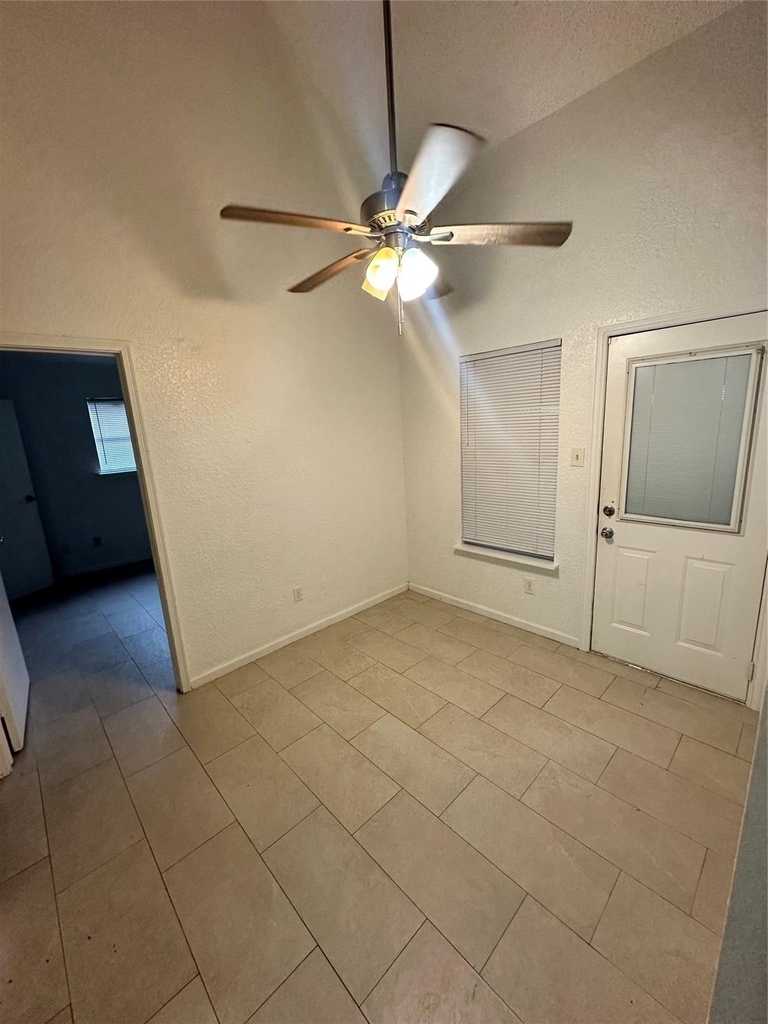 2722 8th Avenue N - Photo 4