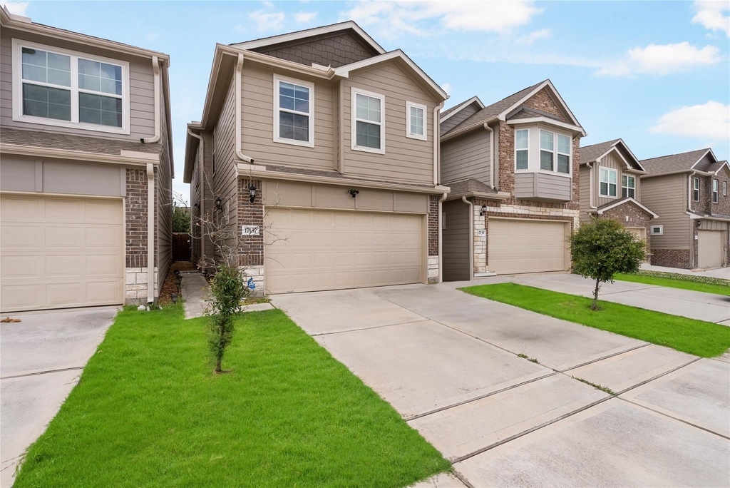 17137 Wilthorne Colony Court - Photo 0