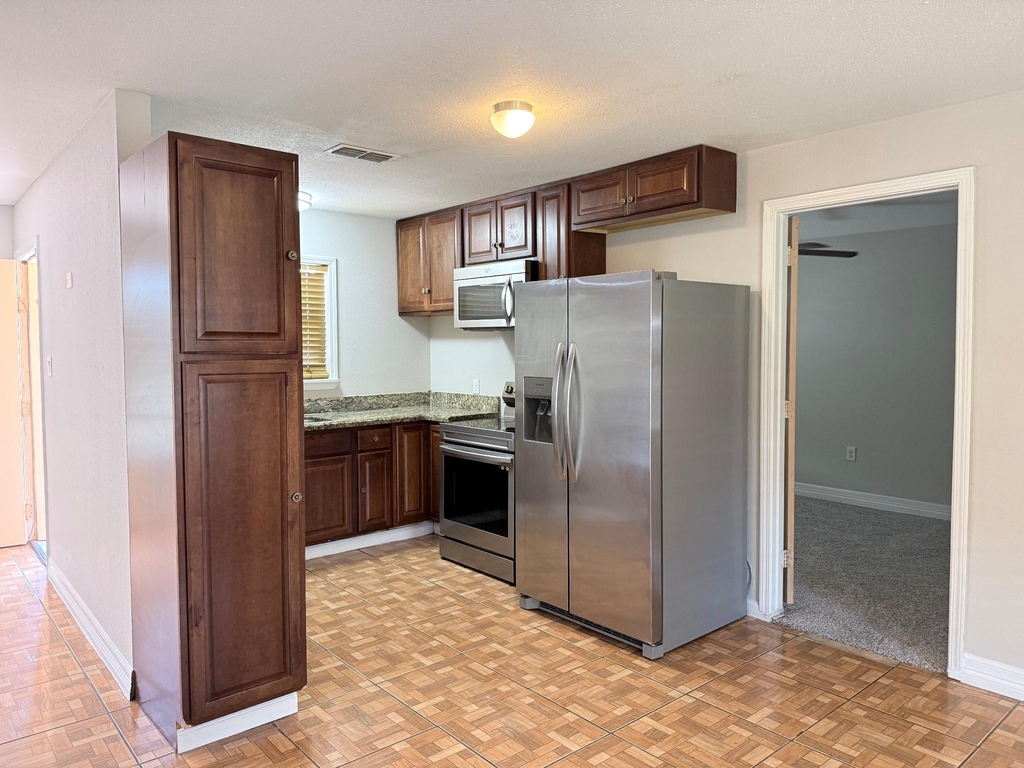 909 Rittenhouse Street - Photo 4