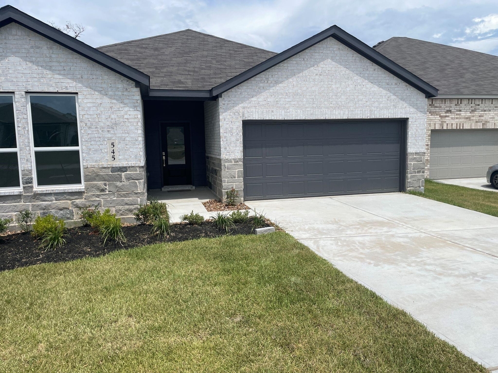 545 Shoreview Drive - Photo 1