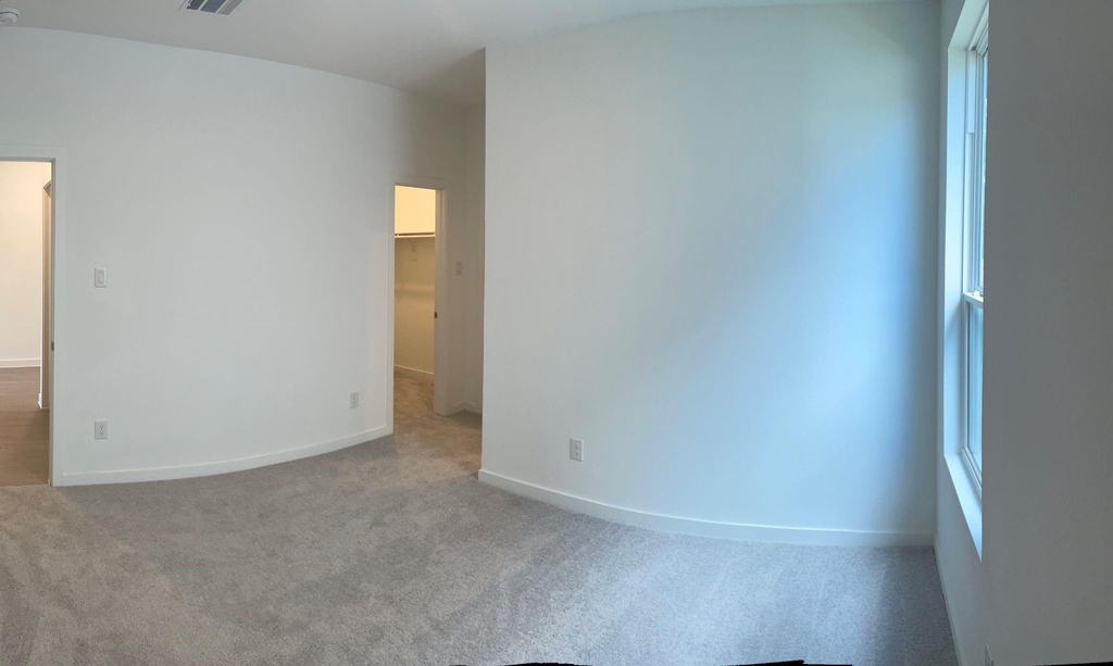 545 Shoreview Drive - Photo 14