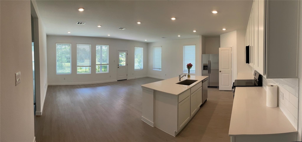 545 Shoreview Drive - Photo 5