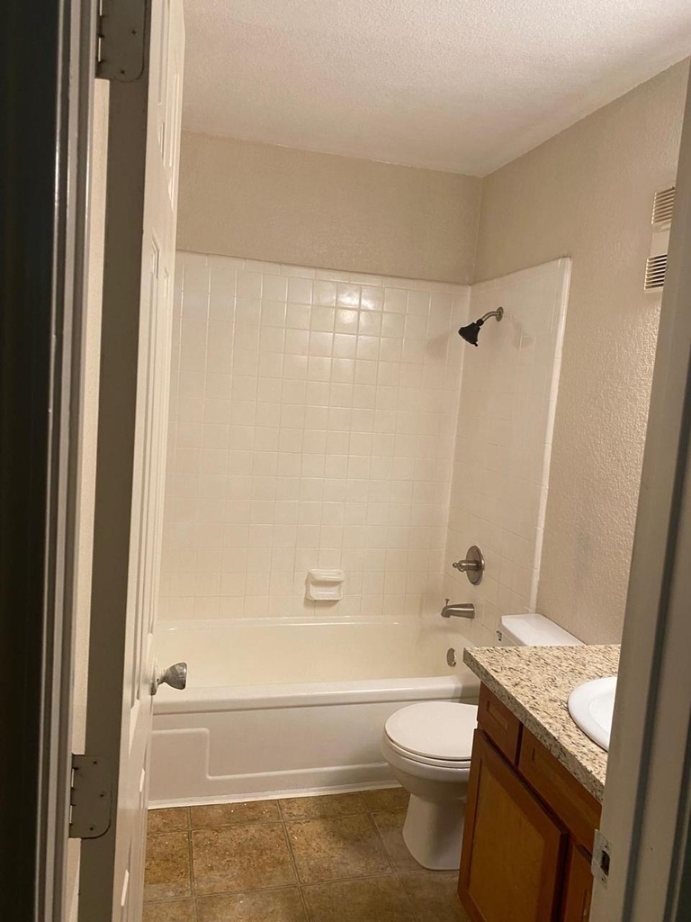 8100 Creekbend Drive - Photo 11