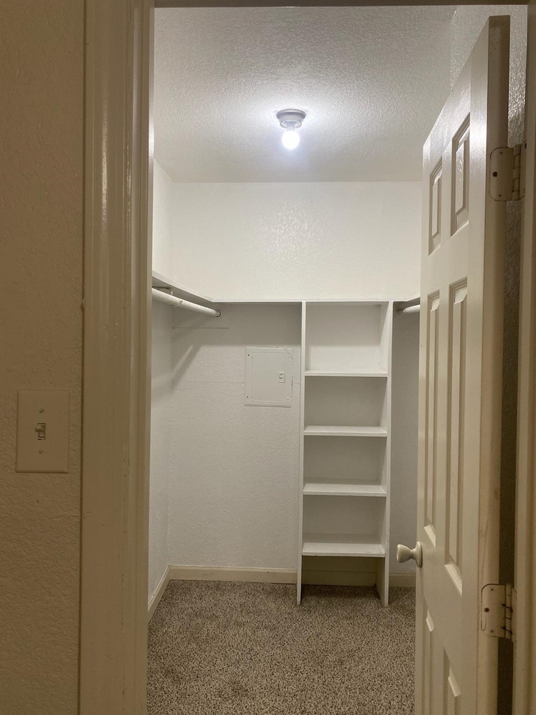 8100 Creekbend Drive - Photo 5