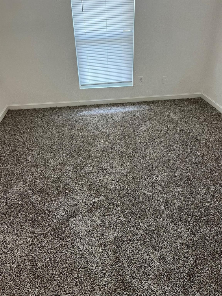 8100 Creekbend Drive - Photo 4