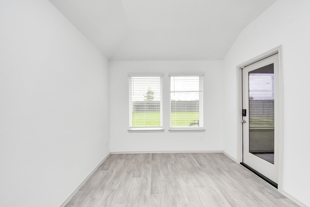 3521 Rockefeller Road - Photo 19