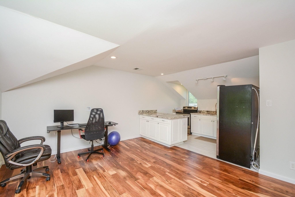 9906 Cedardale Drive - Photo 28
