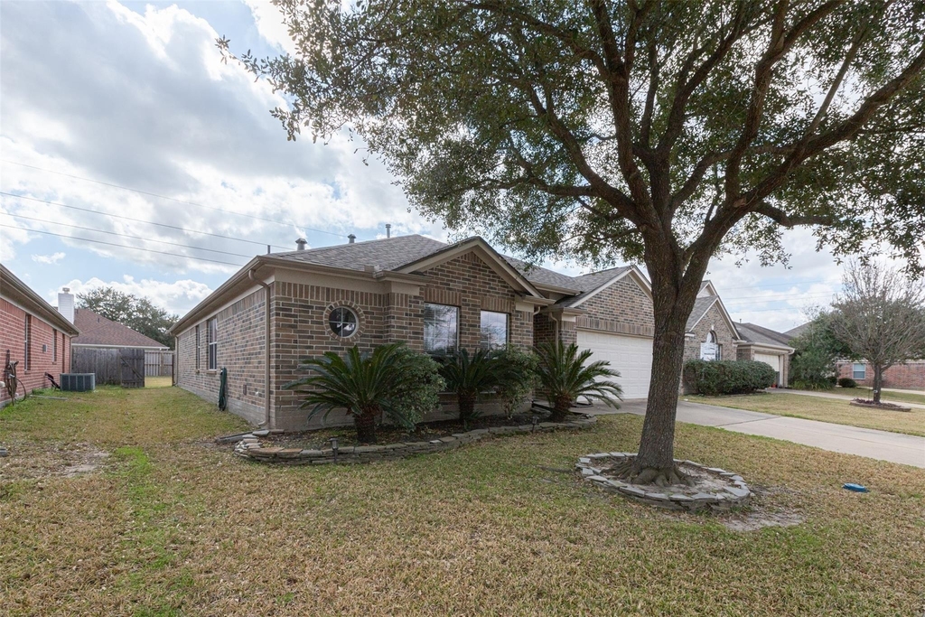 20547 Upland Fair Lane - Photo 1