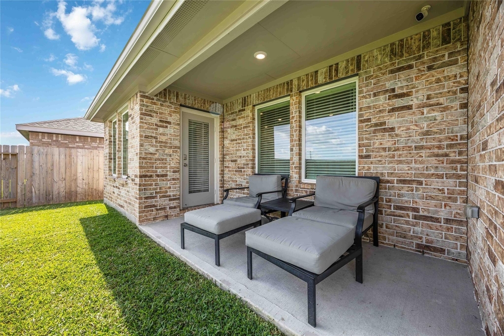 9522 Wall Street - Photo 25