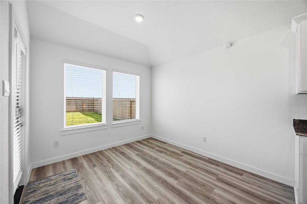 9522 Wall Street - Photo 9