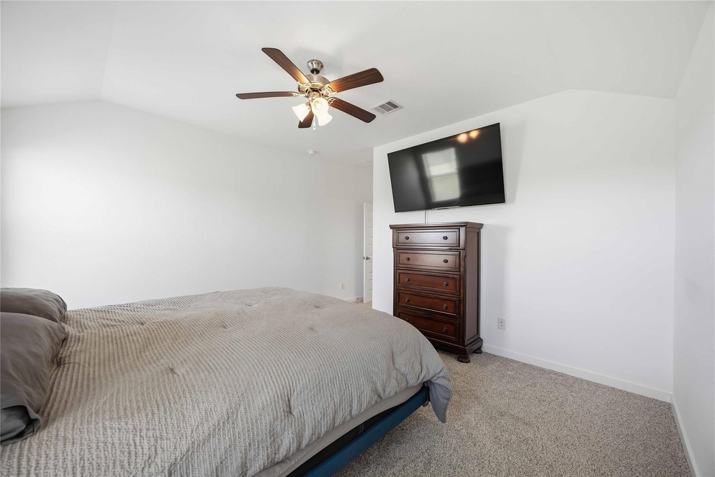 9522 Wall Street - Photo 15