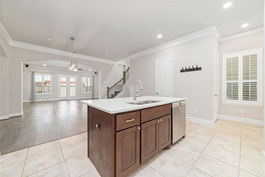 5020 Dickson Street - Photo 7