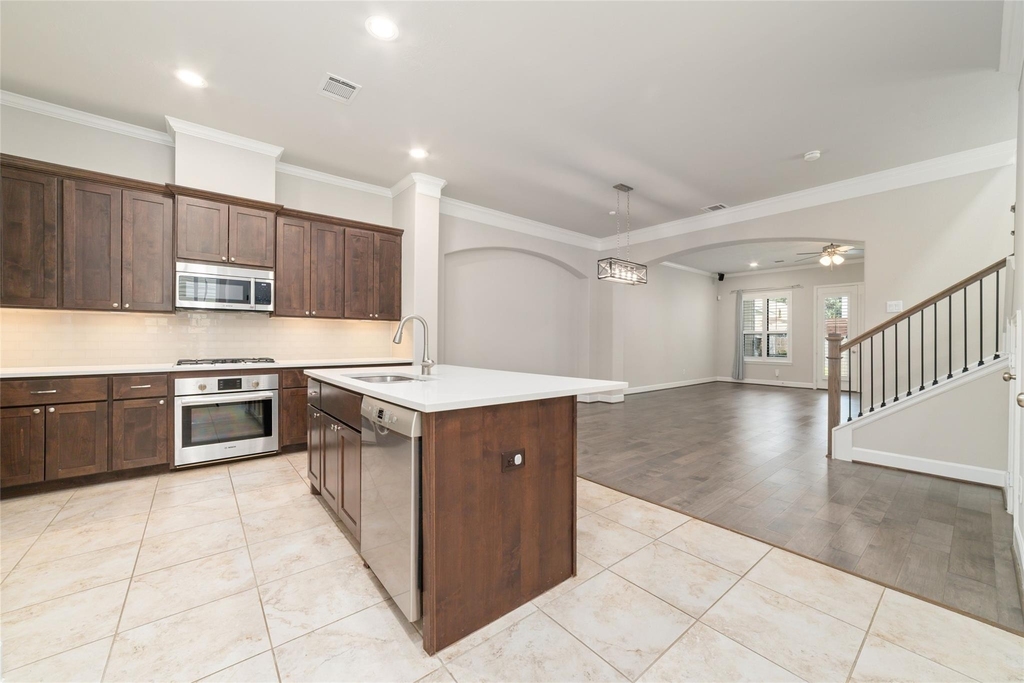 5020 Dickson Street - Photo 3