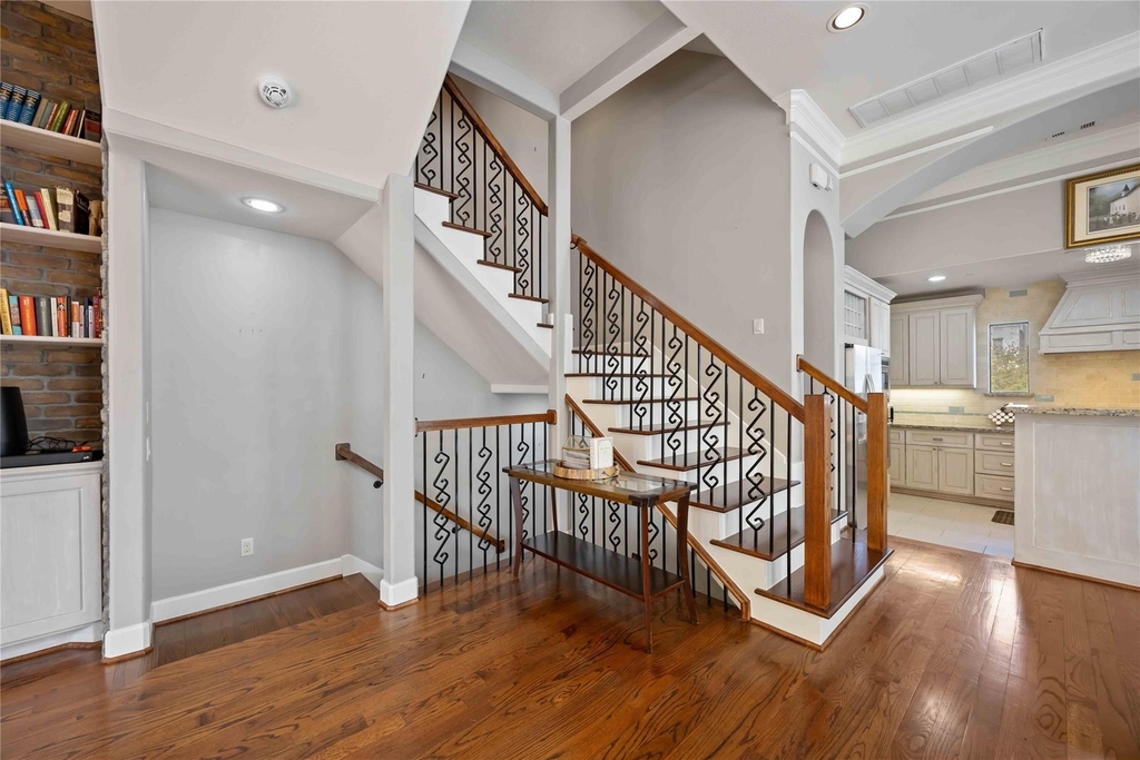 328 Bomar Street - Photo 7