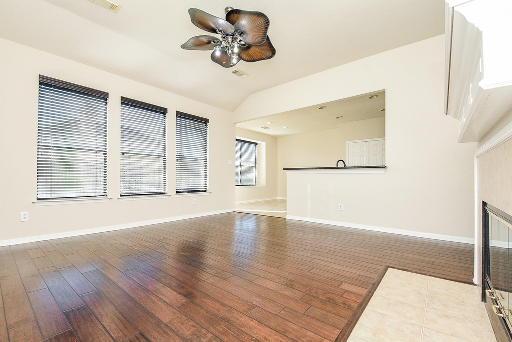 9135 Edgeloch Drive - Photo 10