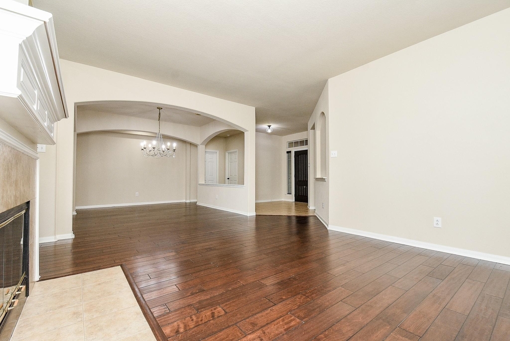 9135 Edgeloch Drive - Photo 8