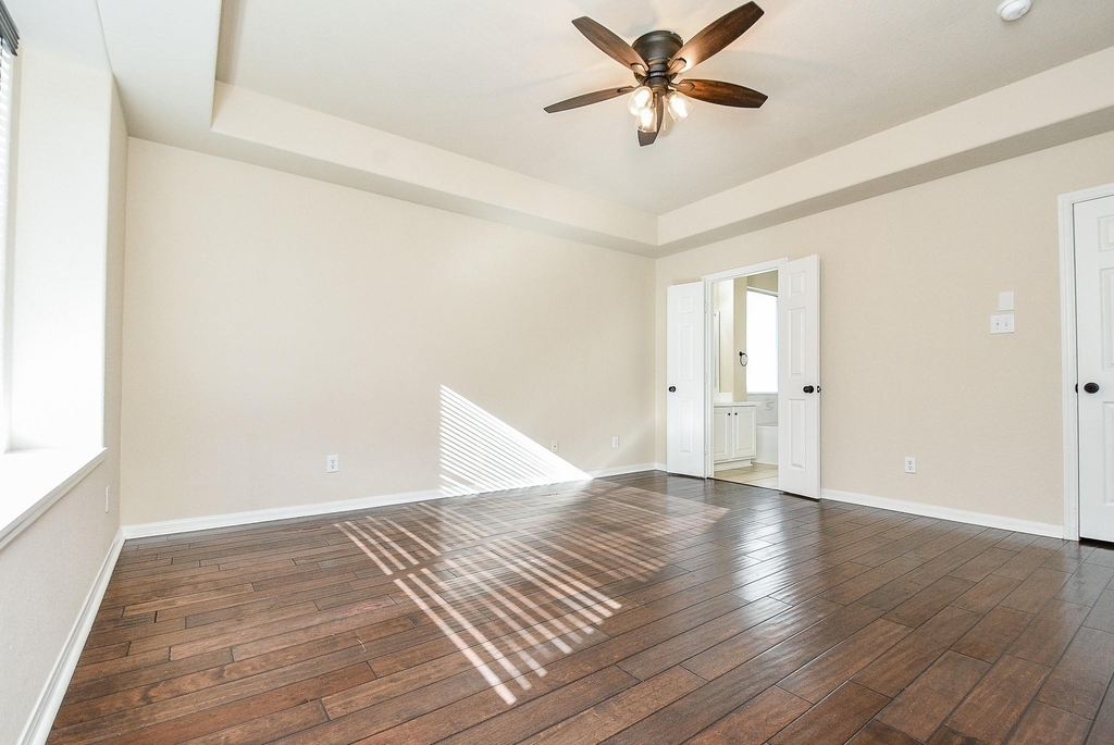 9135 Edgeloch Drive - Photo 17
