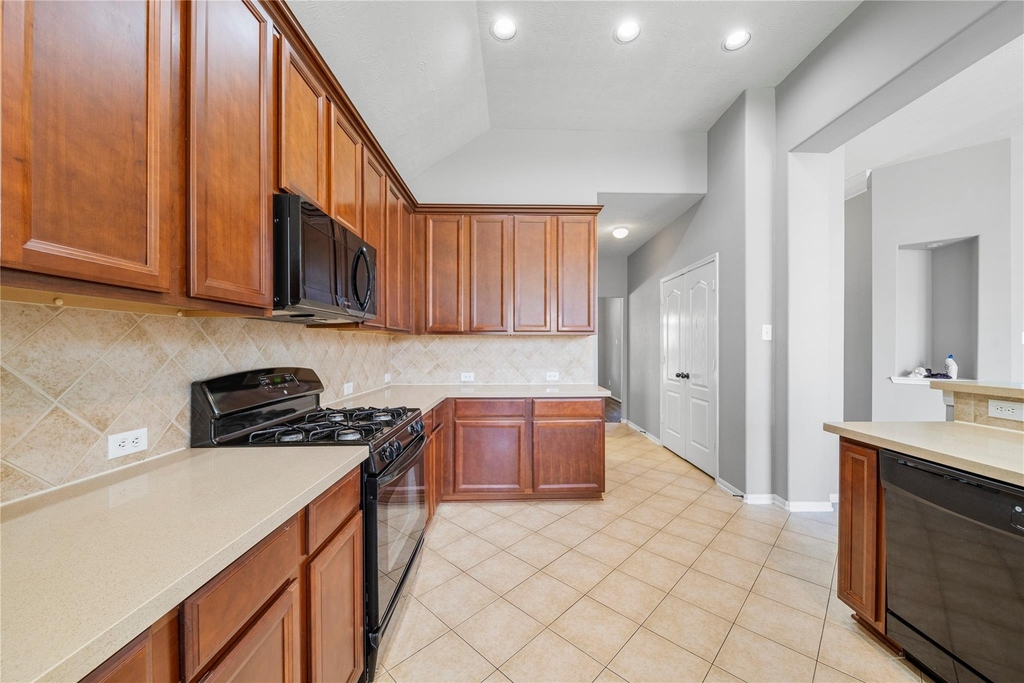 24910 Crystal Stone Lane - Photo 20