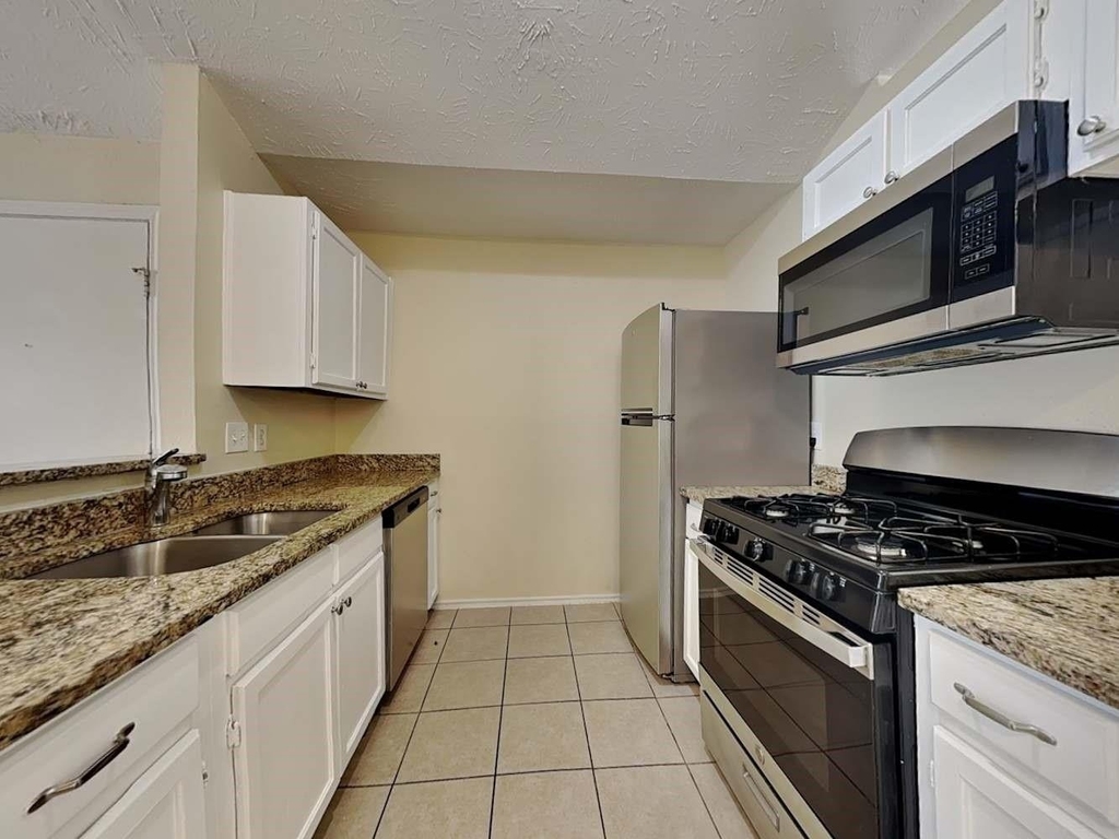 3902 Mattingham Drive - Photo 4