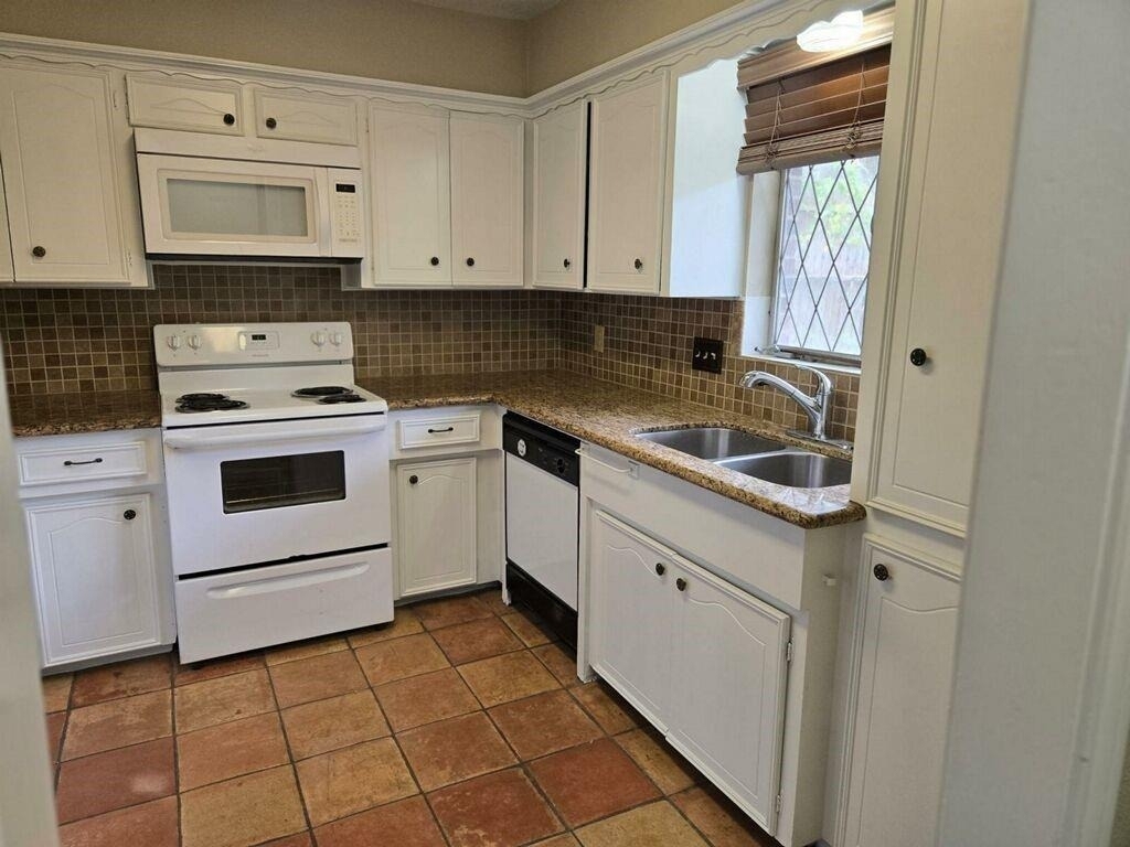 1779 Saxony Lane - Photo 8