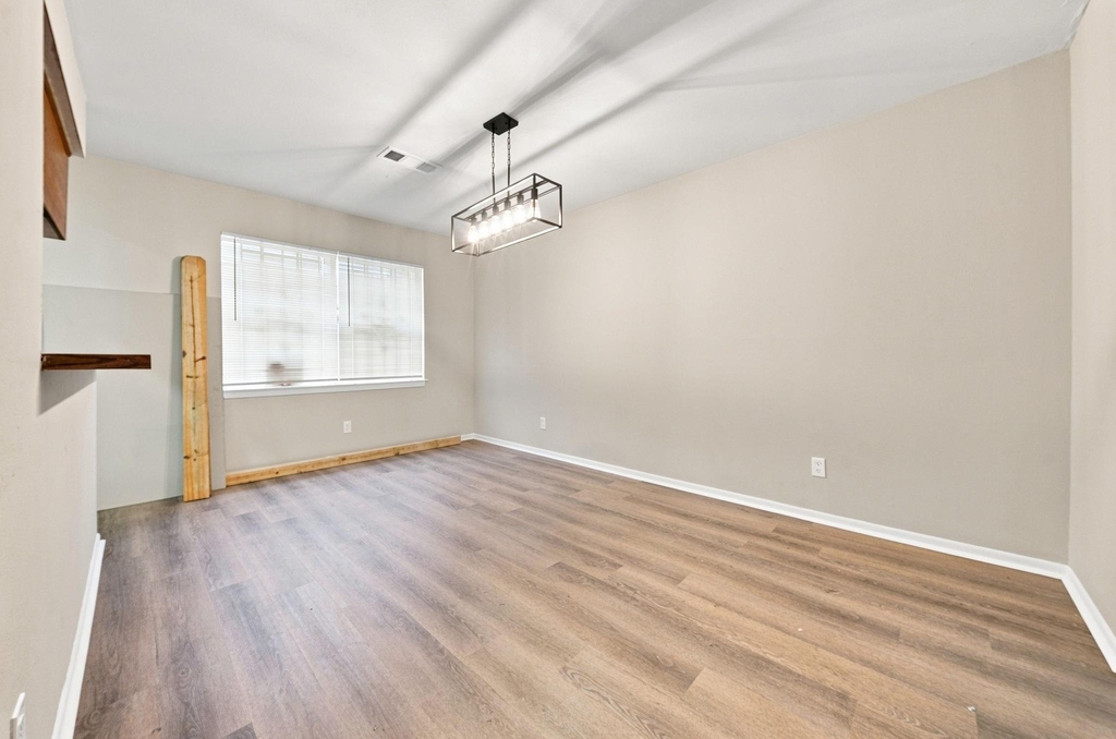 5806 Clarewood Drive - Photo 13