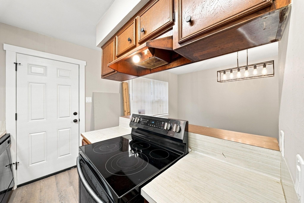 5806 Clarewood Drive - Photo 17