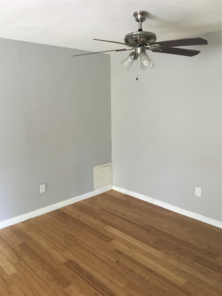404 Hawthorne Street - Photo 15