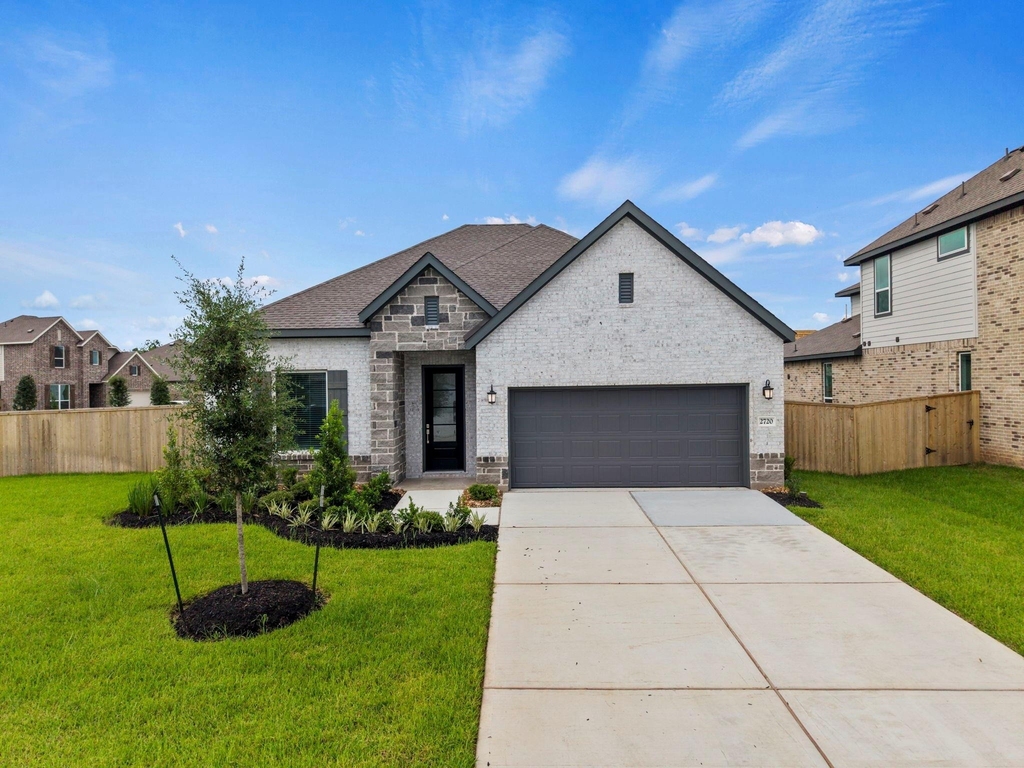 2720 Grove Crest Drive - Photo 0