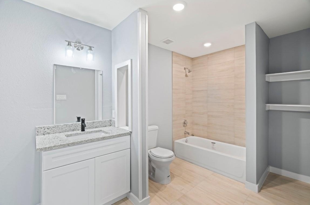204 E Houston Street - Photo 4