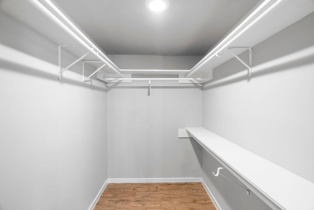 204 E Houston Street - Photo 3