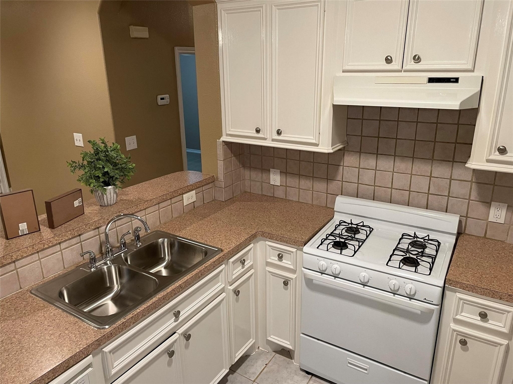 1499 E Dallas Street - Photo 6