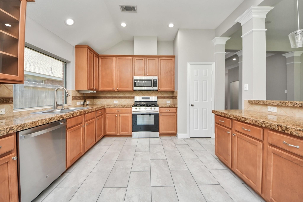 18027 Parkwille Lane - Photo 7