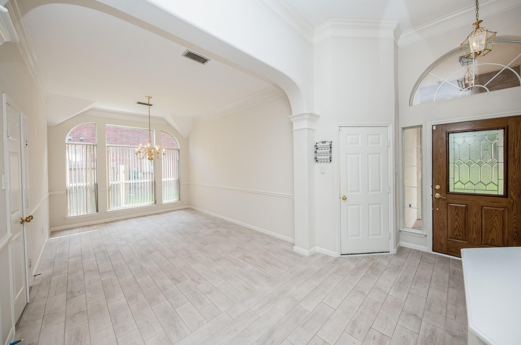 703 Acacia Place - Photo 16