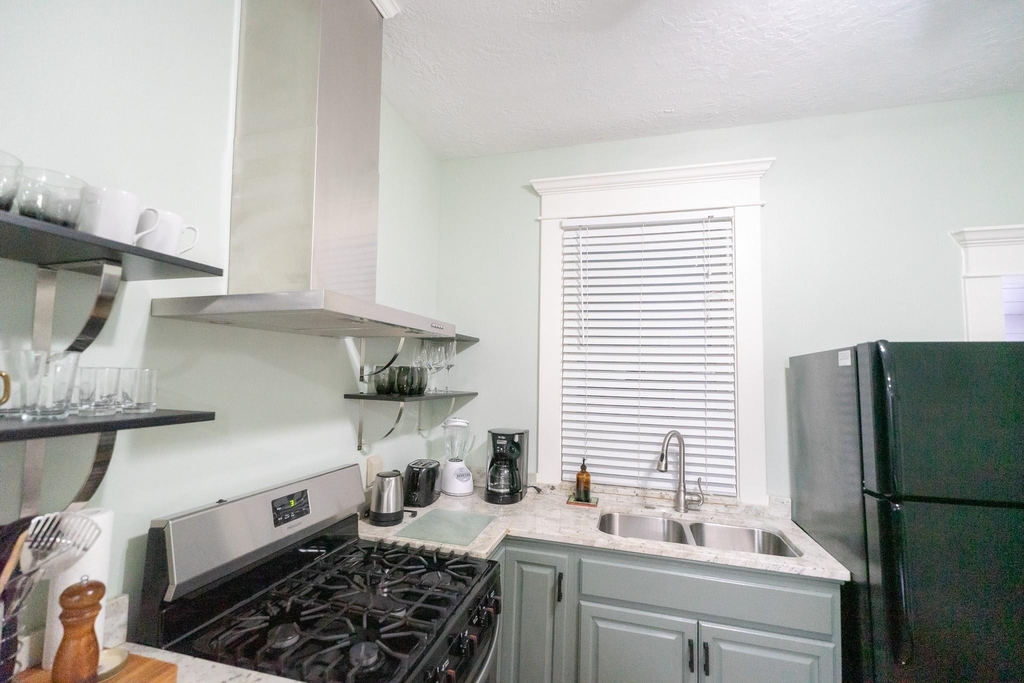 2124 35th Street - Photo 9