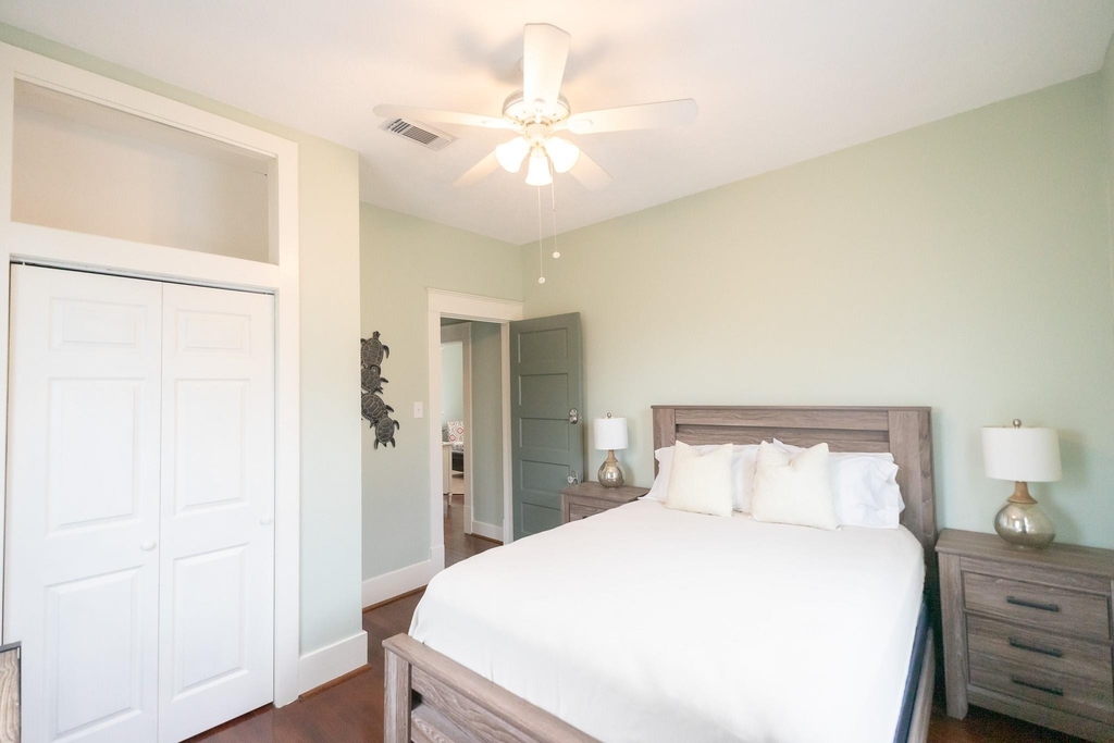 2124 35th Street - Photo 12