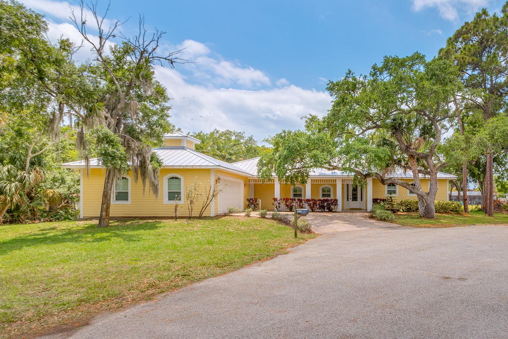 315 Enola Place - Photo 2