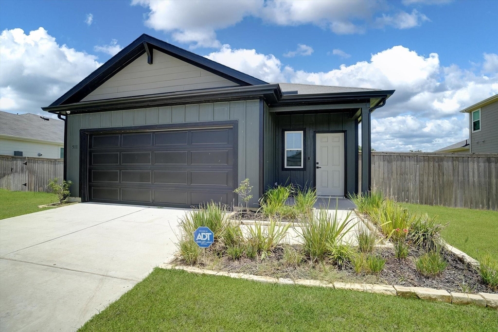511 Louis Lane - Photo 1