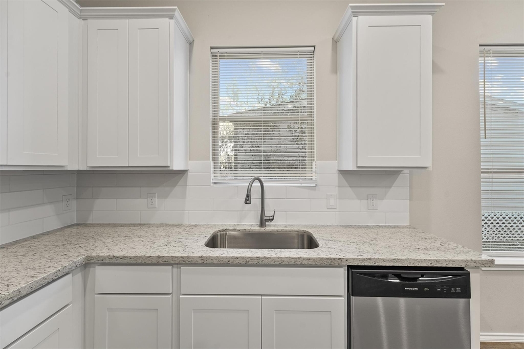 10178 Barberry Street - Photo 12