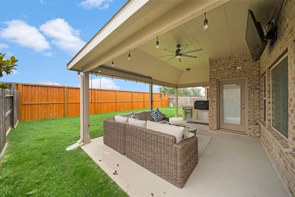 23706 Via Viale Drive - Photo 18