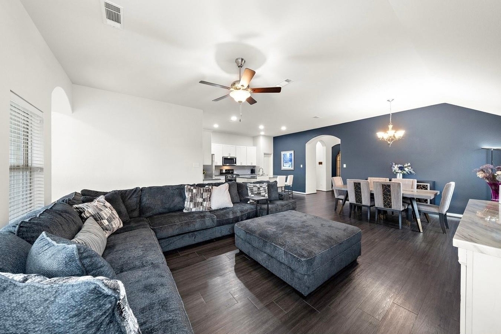 23706 Via Viale Drive - Photo 3